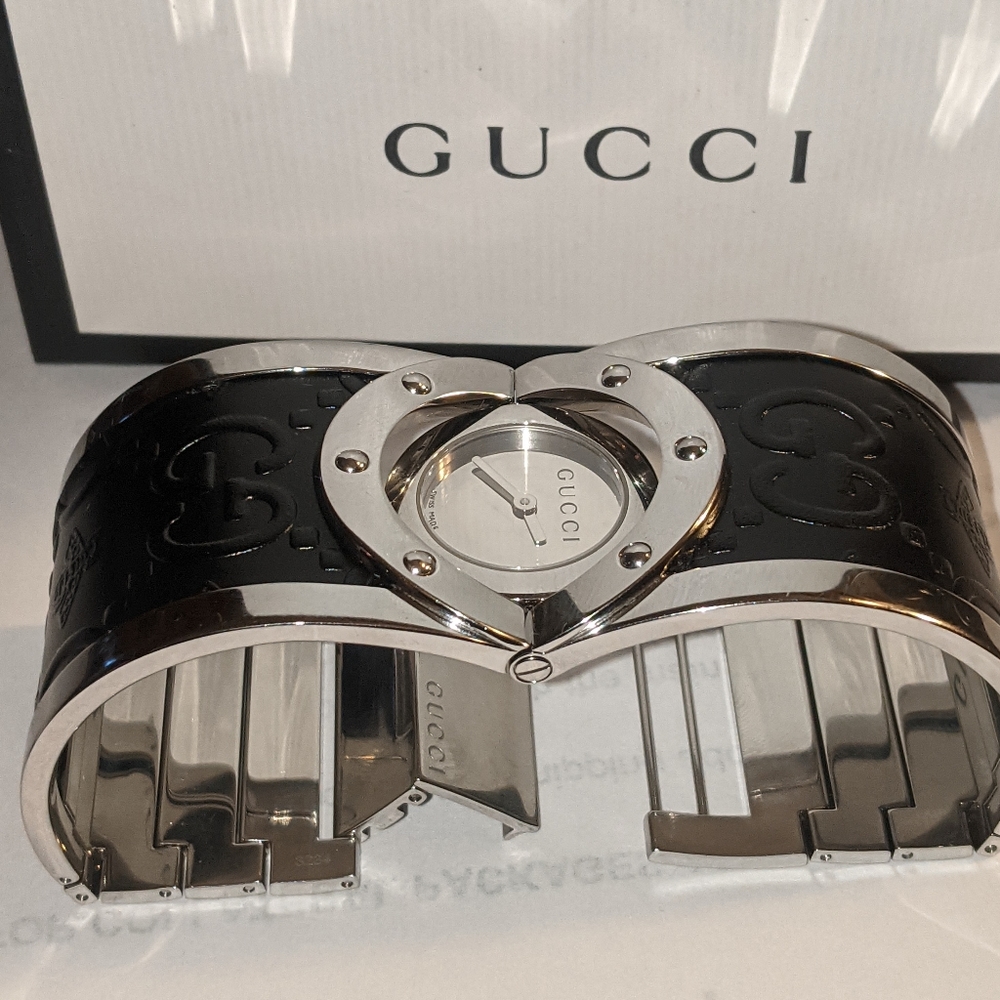 Gucci Twirl Bracelet Watch